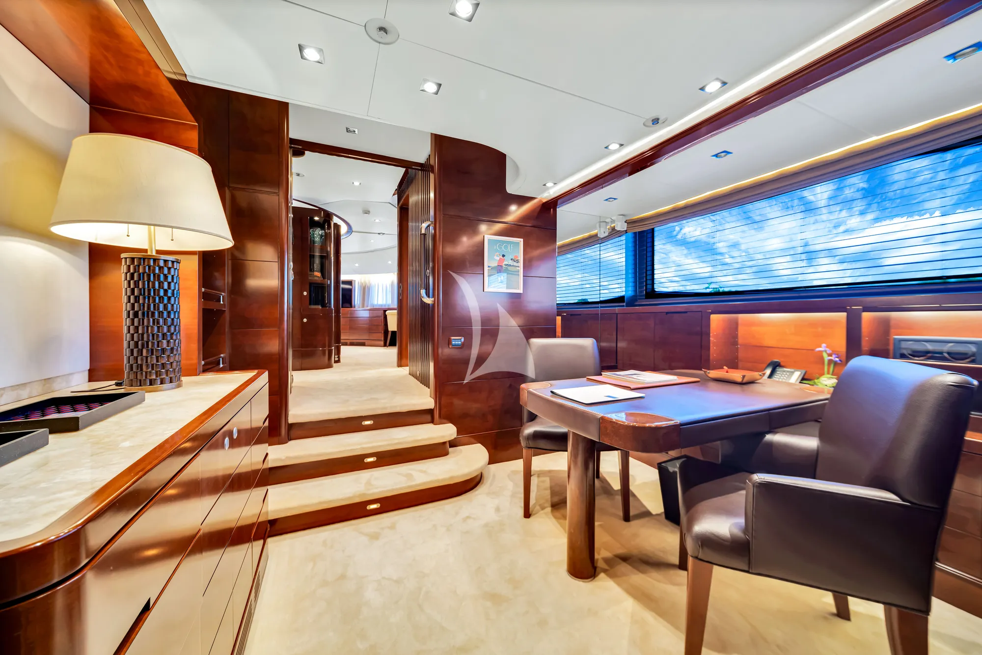 SEASCAPE V Benetti Vision 145 - master cabin office