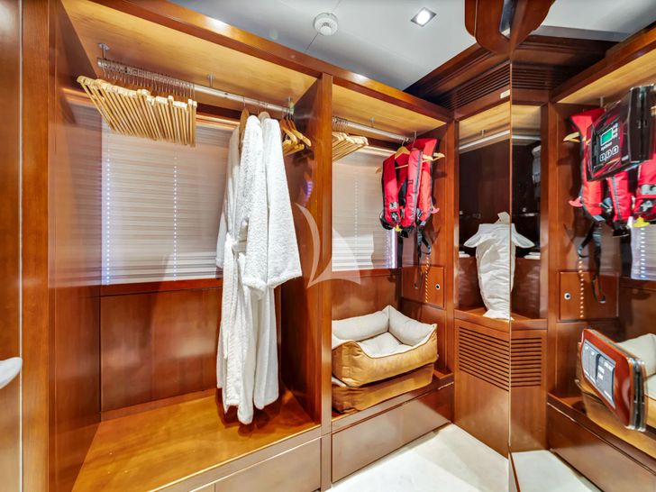 SEASCAPE V Benetti Vision 145 - master cabin wardrobe SEASCAPE V Benetti Vision 145 - master cabin wardrobe