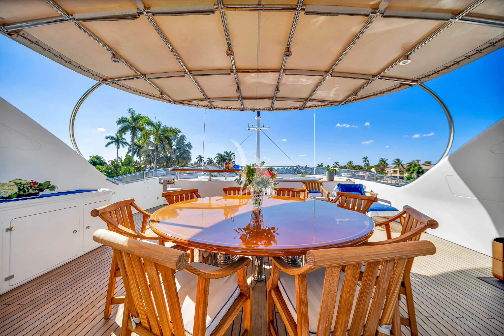 SEASCAPE V Benetti Vision 145 - sundeck dining area