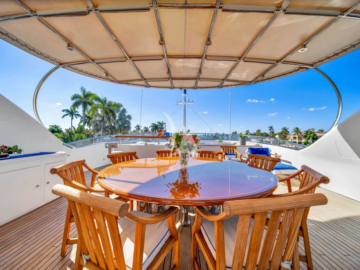 SEASCAPE V Benetti Vision 145 - sundeck dining area SEASCAPE V Benetti Vision 145 - sundeck dining area