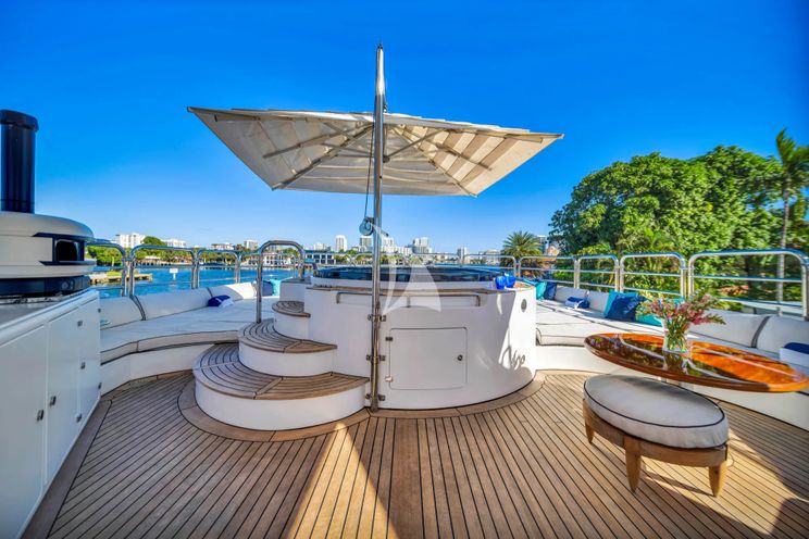 Charter Yacht SEASCAPE V - Benetti Vision 145 - 5 Cabins - Nassau - Exumas - Bahamas - Caribbean