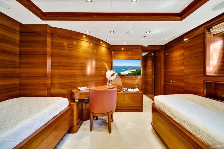 Charter Yacht SEASCAPE V - Benetti Vision 145 - 5 Cabins - Nassau - Exumas - Bahamas - Caribbean