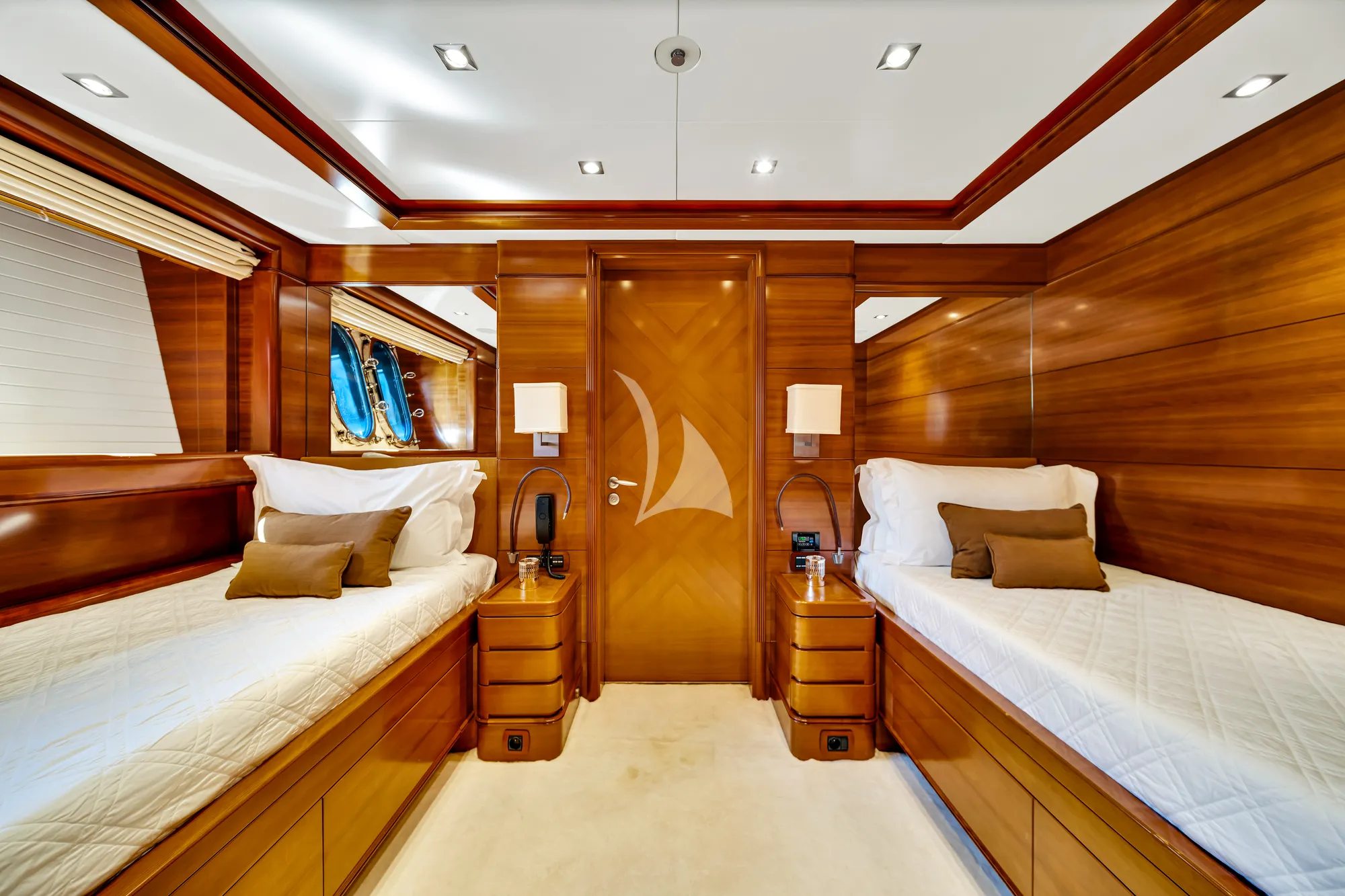SEASCAPE V Benetti Vision 145 - twin cabin