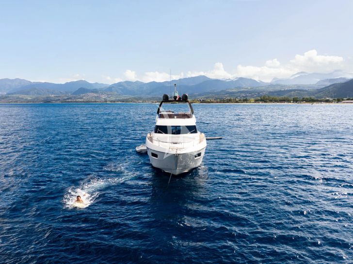 SEA SONS Ferretti 700 - bow view SEA SONS Ferretti 700 - bow view