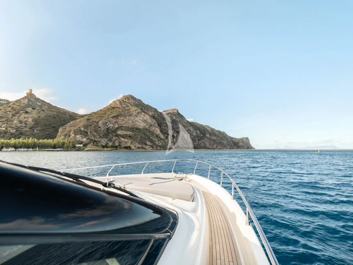 SEA SONS Ferretti 700 - foredeck SEA SONS Ferretti 700 - foredeck