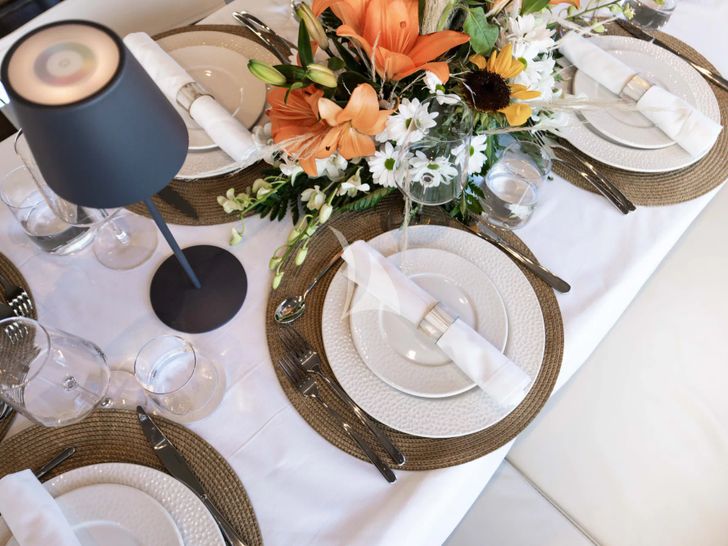 SEA SONS Ferretti 700 - formal dining SEA SONS Ferretti 700 - formal dining