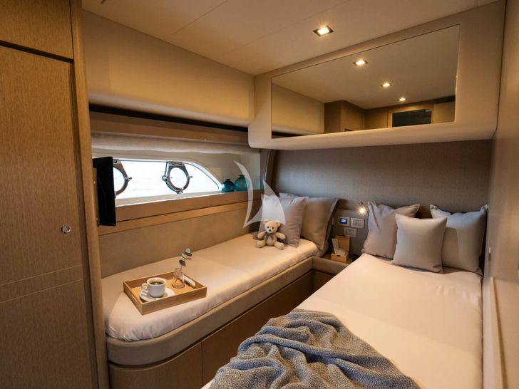 SEA SONS Ferretti 700 - twin cabin 1 SEA SONS Ferretti 700 - twin cabin 1