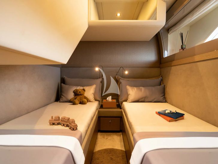 SEA SONS Ferretti 700 - twin cabin 2 SEA SONS Ferretti 700 - twin cabin 2