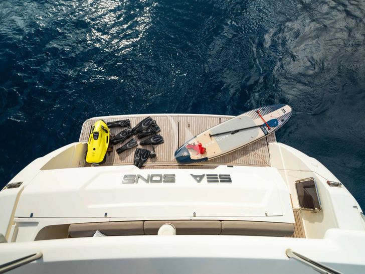 SEA SONS Ferretti 700 - water toys SEA SONS Ferretti 700 - water toys