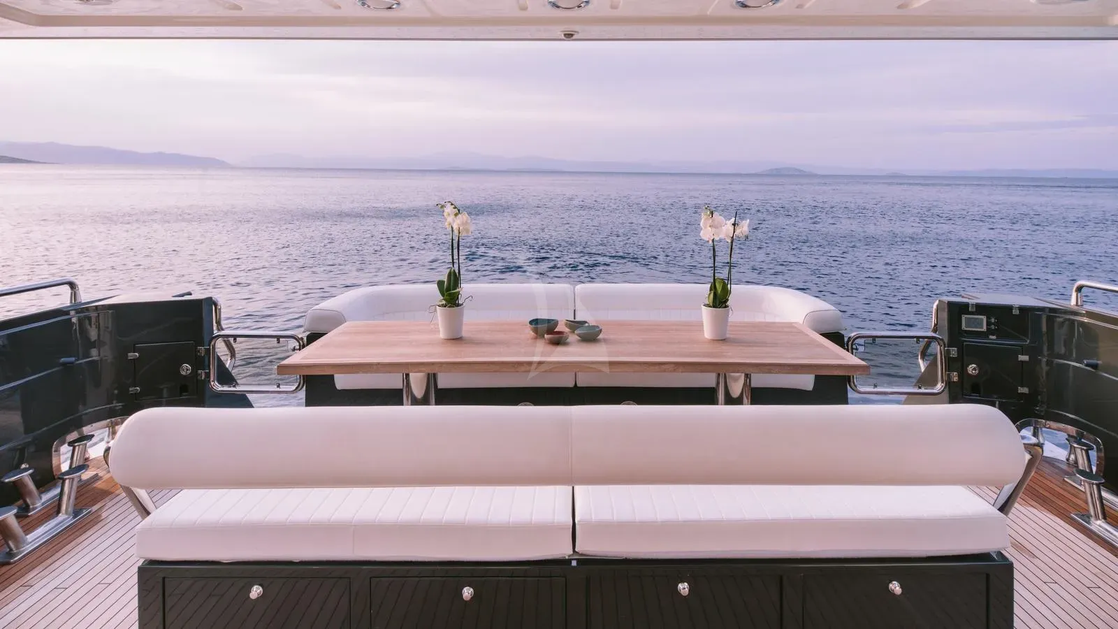 SEAS THE DAY Posillipo Technema 85 - aft deck dining lounge
