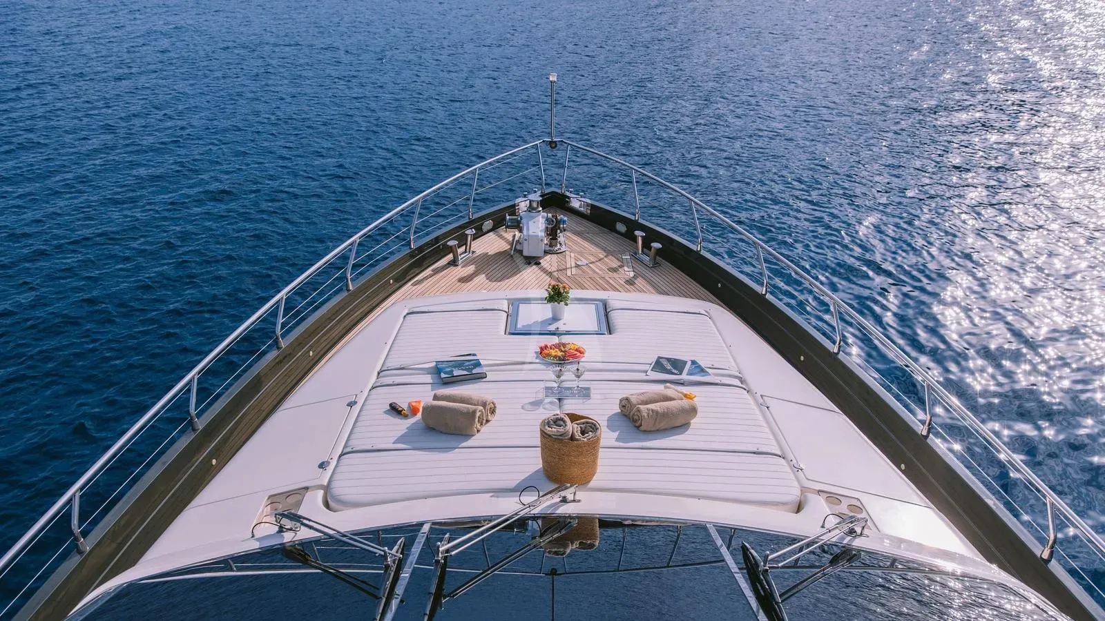 SEAS THE DAY Posillipo Technema 85 - foredeck shot