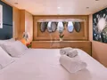 SEAS THE DAY Posillipo Technema 85 - master cabin bed SEAS THE DAY Posillipo Technema 85 - master cabin bed