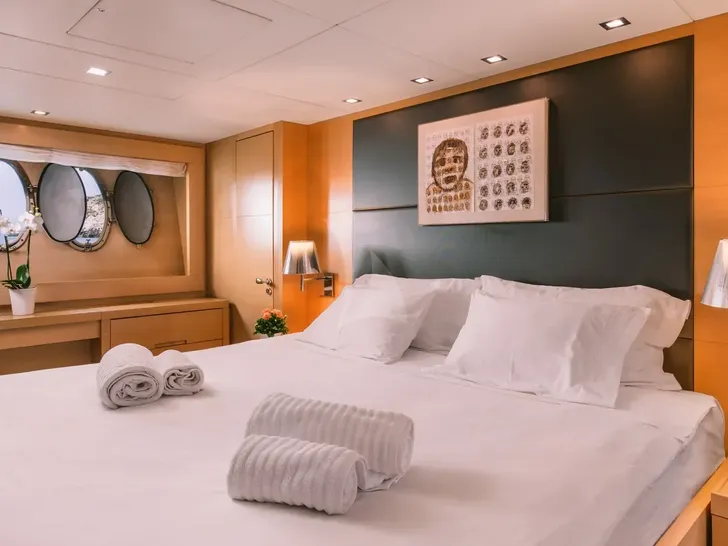 SEAS THE DAY Posillipo Technema 85 - master cabin SEAS THE DAY Posillipo Technema 85 - master cabin