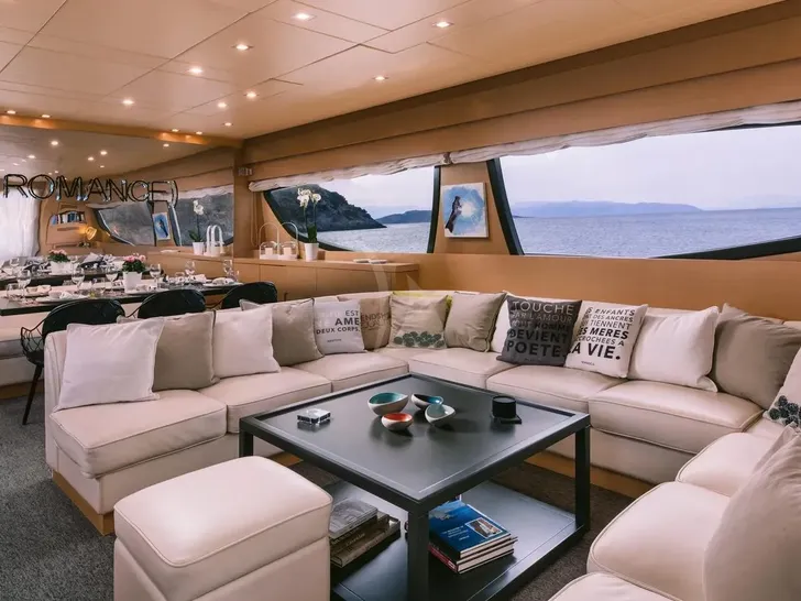 SEAS THE DAY Posillipo Technema 85 - saloon lounge SEAS THE DAY Posillipo Technema 85 - saloon lounge