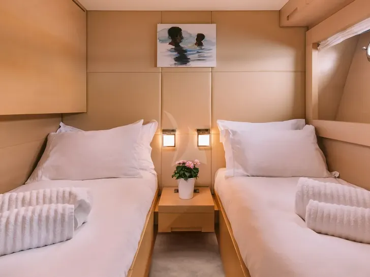 SEAS THE DAY Posillipo Technema 85 - twin cabin 1 SEAS THE DAY Posillipo Technema 85 - twin cabin 1