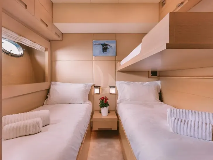 SEAS THE DAY Posillipo Technema 85 - twin cabin 2 with a Pullman bed SEAS THE DAY Posillipo Technema 85 - twin cabin 2 with a Pullman bed