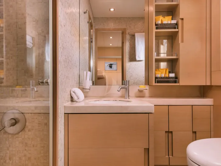 SEAS THE DAY Posillipo Technema 85 - twin cabin bathroom SEAS THE DAY Posillipo Technema 85 - twin cabin bathroom