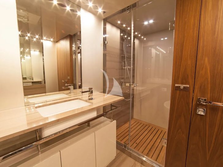 SEATALY Amer Cento Quad - VIP cabin 1 bathroom SEATALY Amer Cento Quad - VIP cabin 1 bathroom