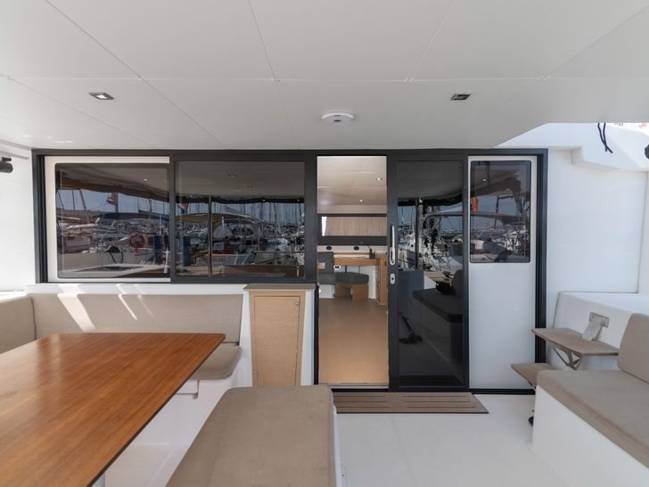 SEAVEN Dufour 48 - aft deck SEAVEN Dufour 48 - aft deck