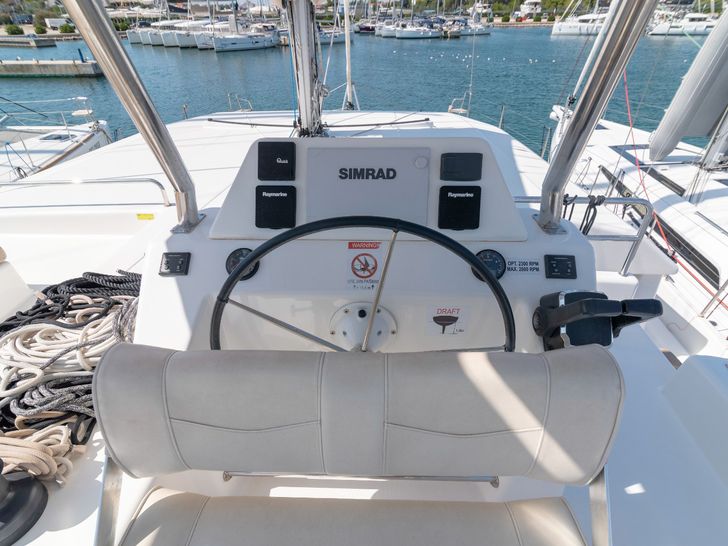 SEAVEN Dufour 48 - helm SEAVEN Dufour 48 - helm