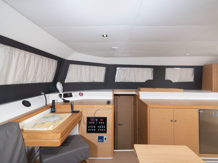 SEAVEN Dufour 48 - navigation panel SEAVEN Dufour 48 - navigation panel