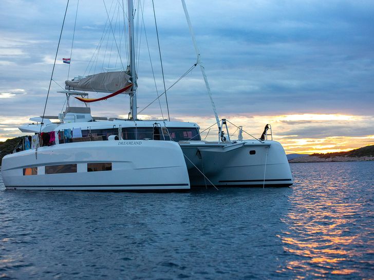 SEAVEN Dufour 48 - under the sunset SEAVEN Dufour 48 - under the sunset