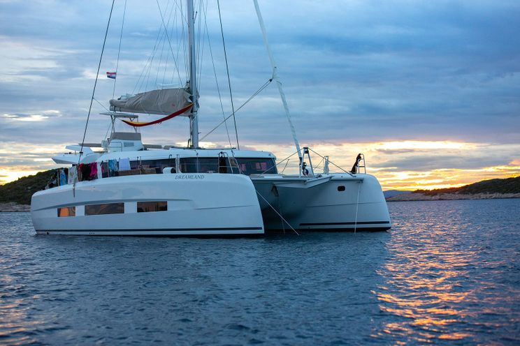Charter Yacht SEAVEN - Dufour 48 - 5 Cabins - Split - Dubrovnik - Hvar - Croatia