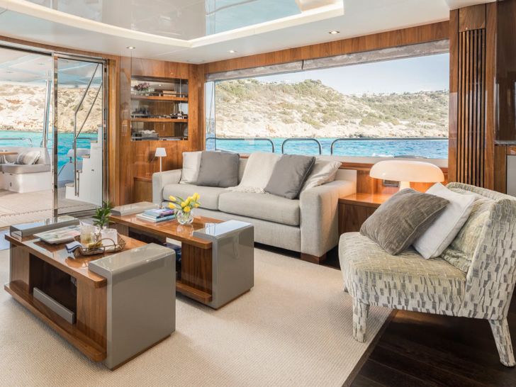 SEAWATER II Sunseeker 86 - saloon seats SEAWATER II Sunseeker 86 - saloon seats