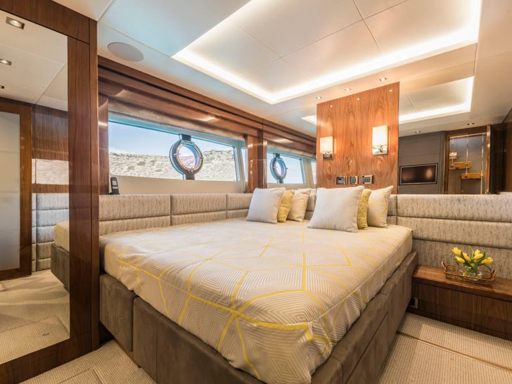 SEAWATER II Sunseeker 86 - VIP cabin 2 SEAWATER II Sunseeker 86 - VIP cabin 2