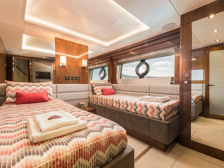 SEAWATER II Sunseeker 86 - twin cabin SEAWATER II Sunseeker 86 - twin cabin