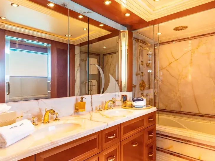 SECOND LOVE Westport W164 - VIP cabin 1 bathroom SECOND LOVE Westport W164 - VIP cabin 1 bathroom