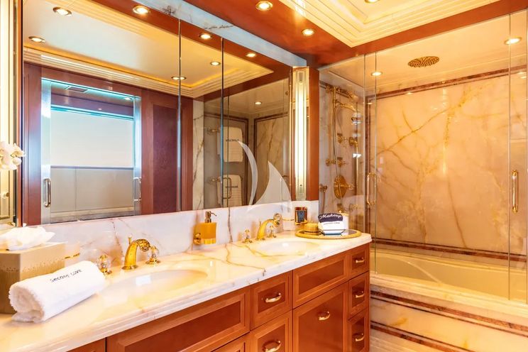 Charter Yacht SECOND LOVE - Westport W164 - 6 Cabins - Nassau - Exumas - Bahamas