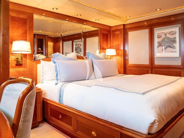 SECOND LOVE Westport W164 - VIP cabin 1 SECOND LOVE Westport W164 - VIP cabin 1