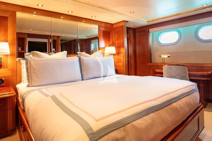 Charter Yacht SECOND LOVE - Westport W164 - 6 Cabins - Nassau - Exumas - Bahamas