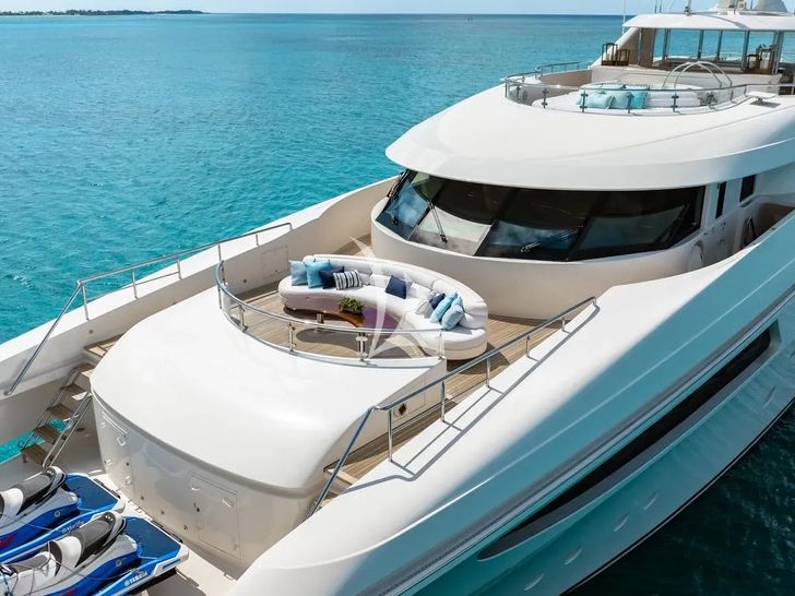 SECOND LOVE Westport W164 - foredeck SECOND LOVE Westport W164 - foredeck