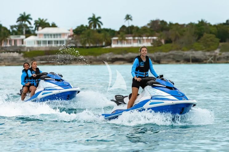 Charter Yacht SECOND LOVE - Westport W164 - 6 Cabins - Nassau - Exumas - Bahamas