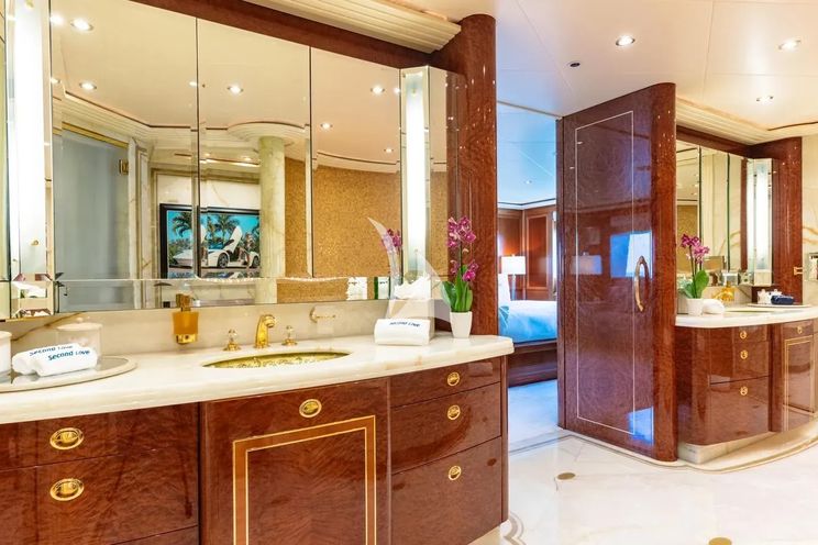 Charter Yacht SECOND LOVE - Westport W164 - 6 Cabins - Nassau - Exumas - Bahamas