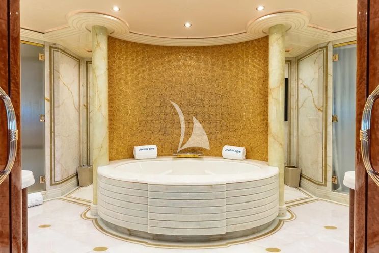 Charter Yacht SECOND LOVE - Westport W164 - 6 Cabins - Nassau - Exumas - Bahamas