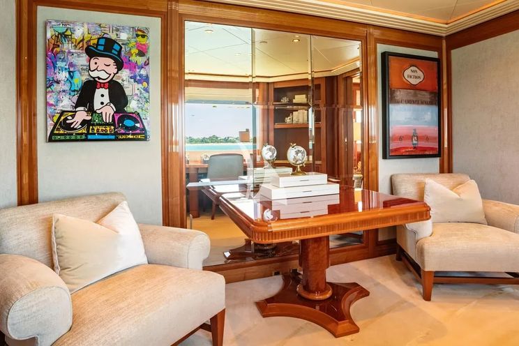 Charter Yacht SECOND LOVE - Westport W164 - 6 Cabins - Nassau - Exumas - Bahamas