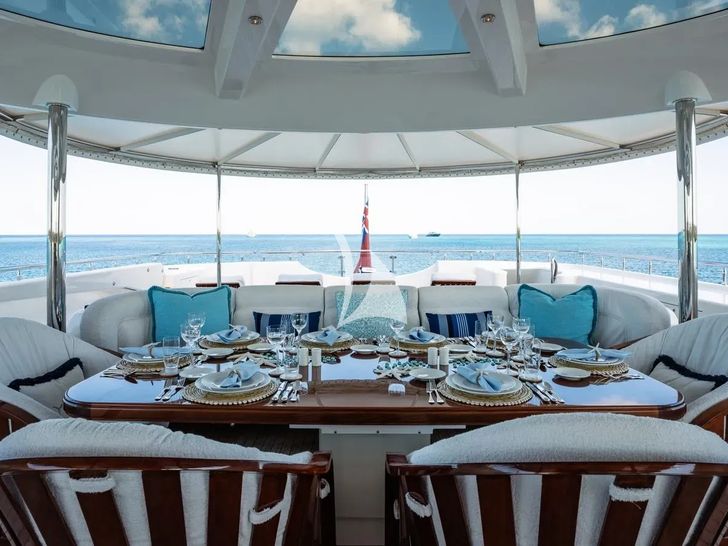 SECOND LOVE Westport W164 - sun deck dining area SECOND LOVE Westport W164 - sun deck dining area