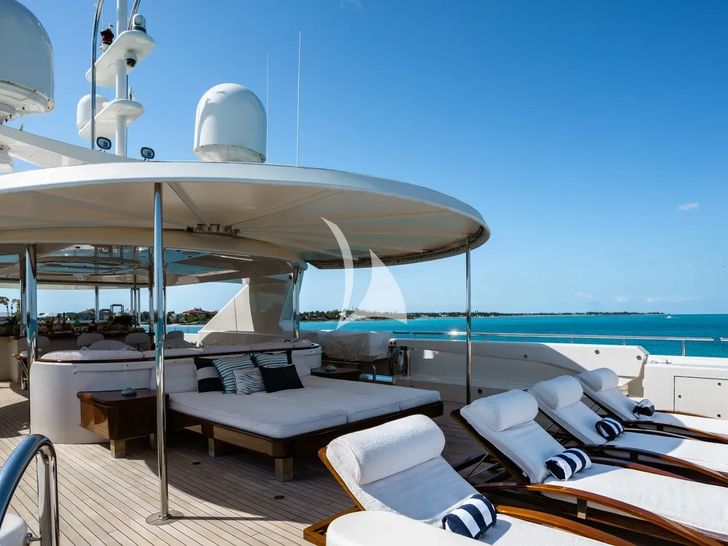 SECOND LOVE Westport W164 - sun deck SECOND LOVE Westport W164 - sun deck