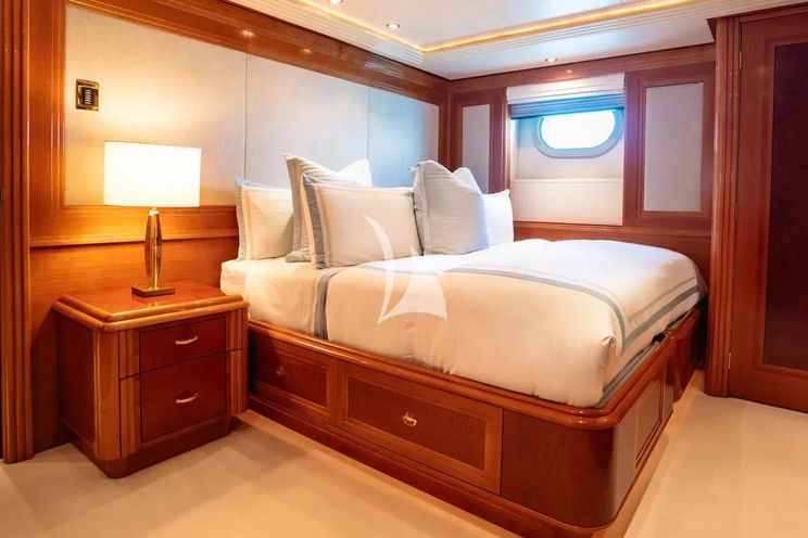 Charter Yacht SECOND LOVE - Westport W164 - 6 Cabins - Nassau - Exumas - Bahamas