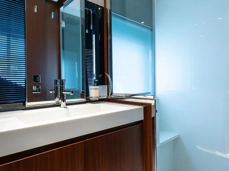 SEDICI Riva 66 Ribelle - VIP cabin bathroom SEDICI Riva 66 Ribelle - VIP cabin bathroom