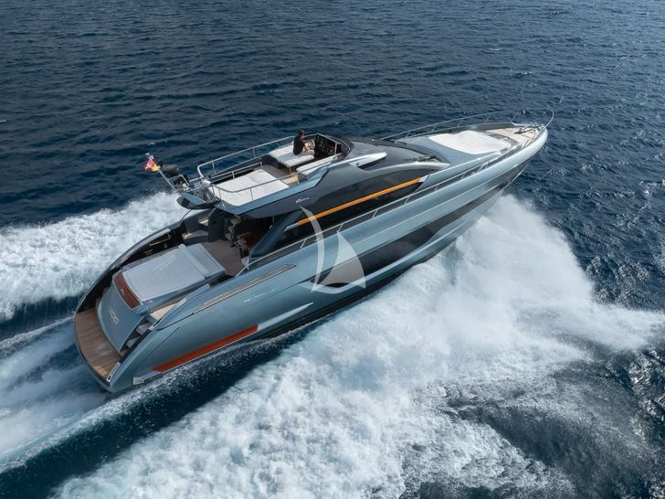 SEDICI Riva 66 Ribelle - cruising SEDICI Riva 66 Ribelle - cruising