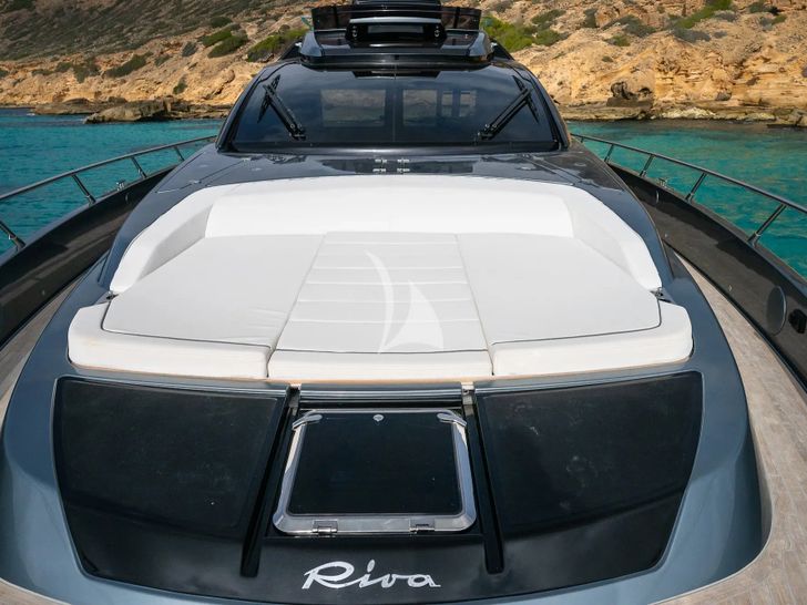 SEDICI Riva 66 Ribelle - foredeck sun pad SEDICI Riva 66 Ribelle - foredeck sun pad