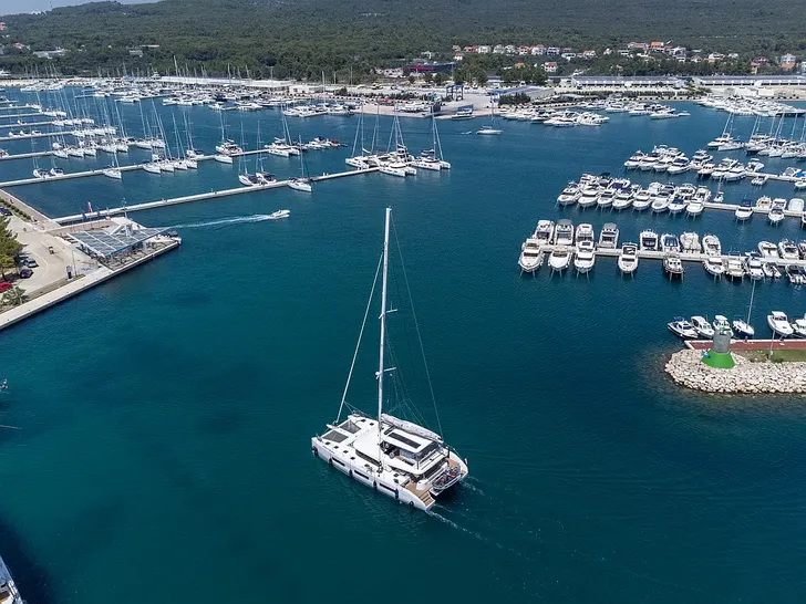 SEADUCTIVE ORCA Lagoon Sixty 5 - at the marina SEADUCTIVE ORCA Lagoon Sixty 5 - at the marina