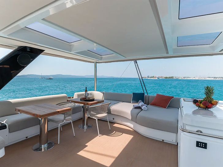 SEADUCTIVE ORCA Lagoon Sixty 5 - flybridge seating and dining SEADUCTIVE ORCA Lagoon Sixty 5 - flybridge seating and dining