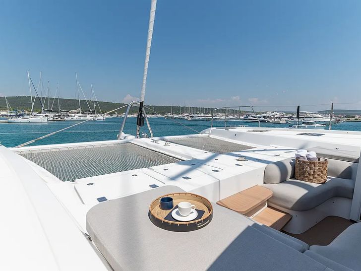 SEADUCTIVE ORCA Lagoon Sixty 5 - foredeck SEADUCTIVE ORCA Lagoon Sixty 5 - foredeck