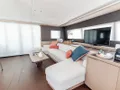 SEADUCTIVE ORCA Lagoon Sixty 5 - saloon seating with TV SEADUCTIVE ORCA Lagoon Sixty 5 - saloon seating with TV