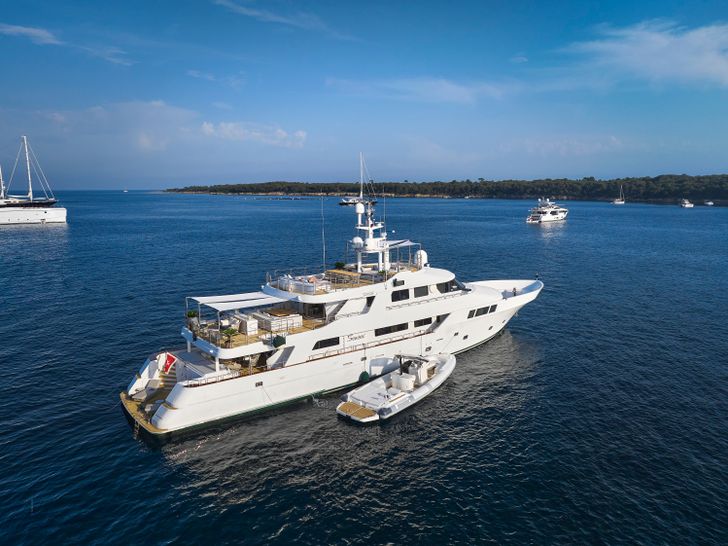 SENSEI Mitsubishi 39 Stern SENSEI Mitsubishi 39 Stern